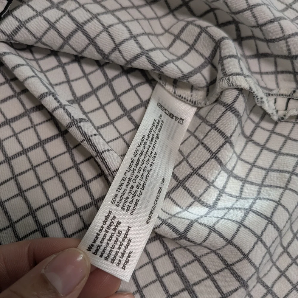 Eileen Fisher Textured Crepe Grid Long Shell Black &White Sleeveless Tank Top - Picture 3 of 9